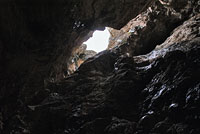 Верхнее отверстие в пещере