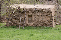 Каменно-глиняный дом