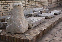 Старинные надгробные плиты